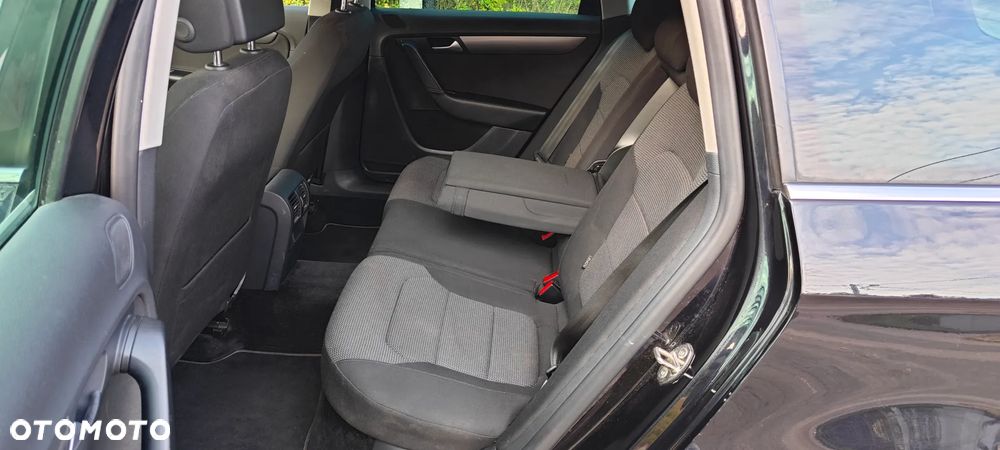 Volkswagen Passat Variant 2.0 TDI DSG BlueMotion Technology Comfortline - 17