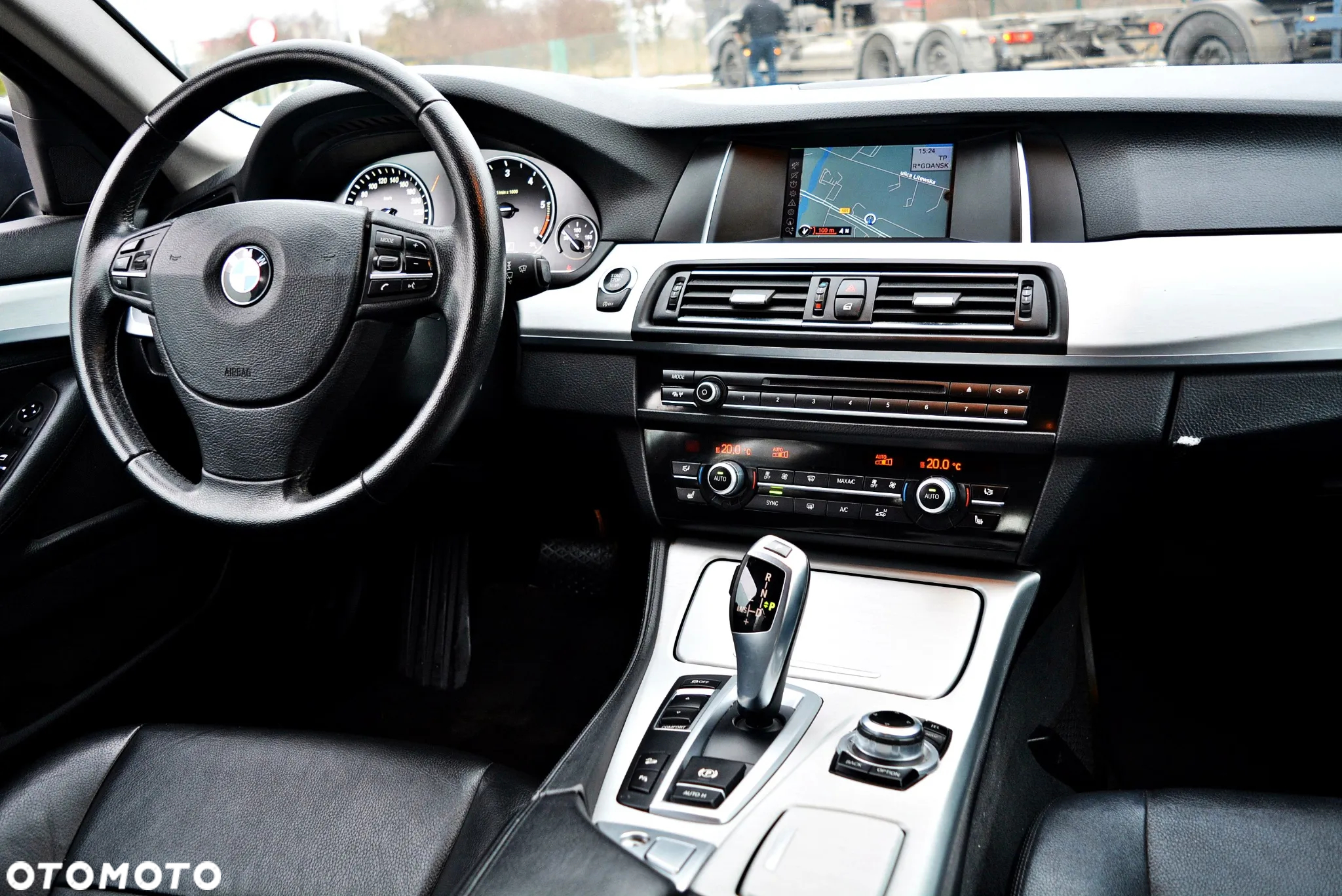 BMW Seria 5 525d xDrive Touring - 9