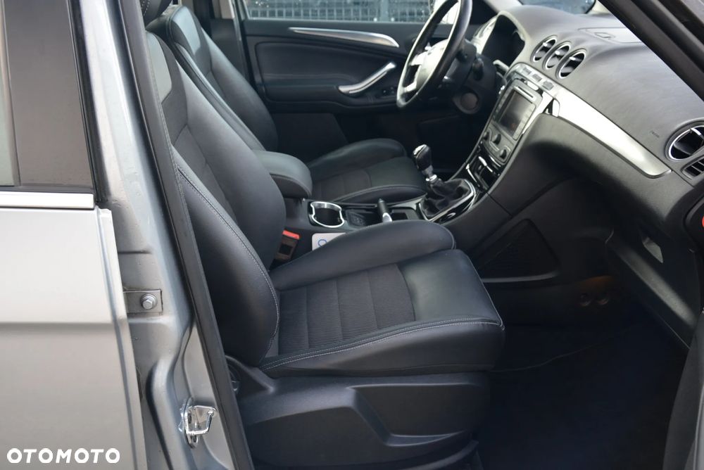 Ford S-Max 2.0 TDCi DPF Titanium X - 31