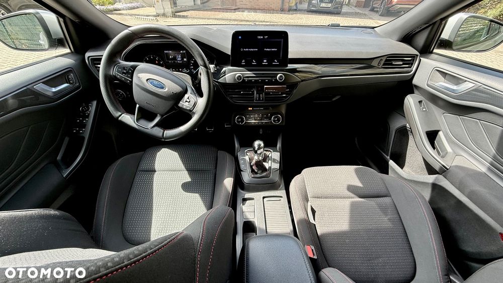 Ford Focus 1.0 EcoBoost ST-Line - 6