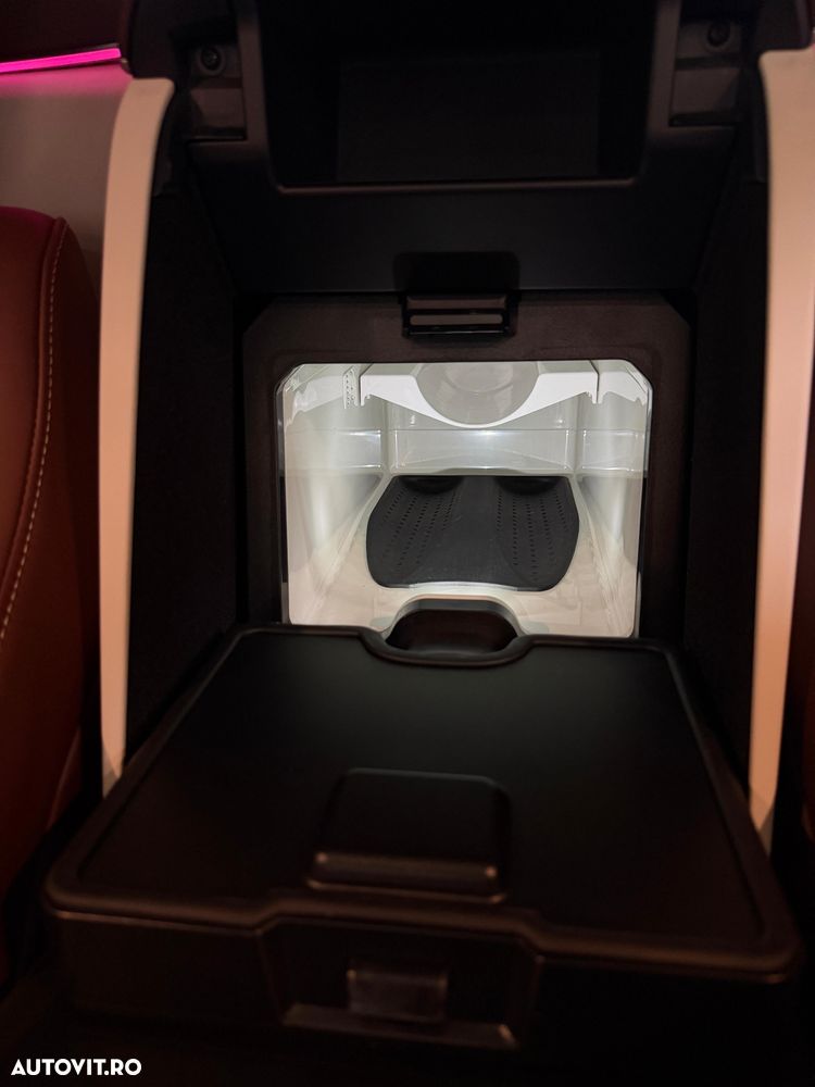 Mercedes-Benz GLS Maybach 600 4Matic 9G-TRONIC - 33