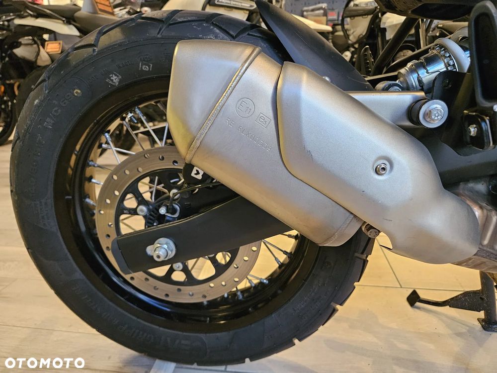 Royal Enfield Himalayan - 16
