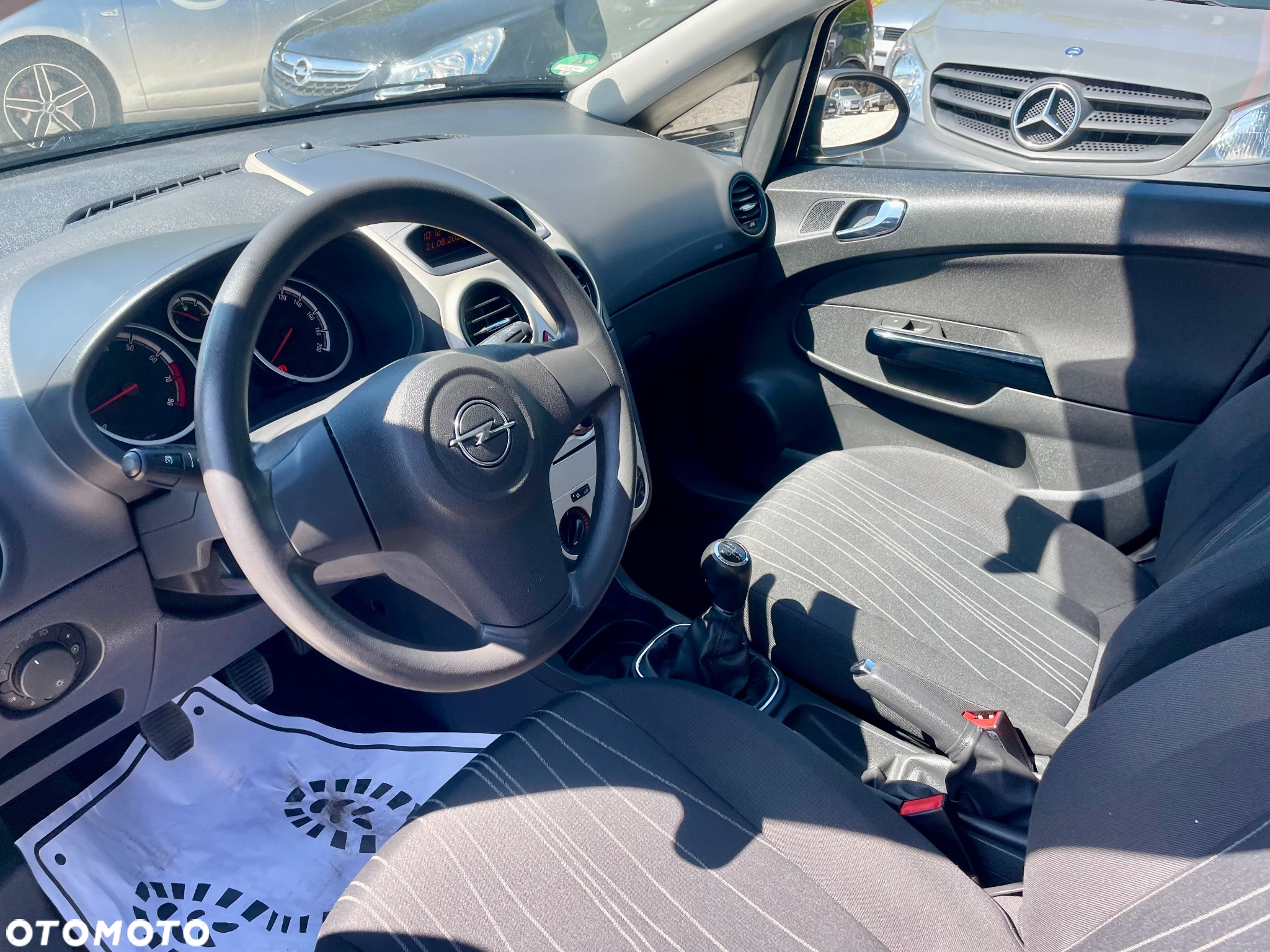 Opel Corsa 1.4 16V Enjoy - 3
