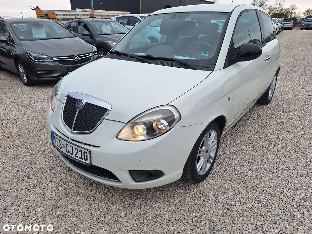 Lancia Ypsilon Y 1.2 8v Elefantino Gold - 2