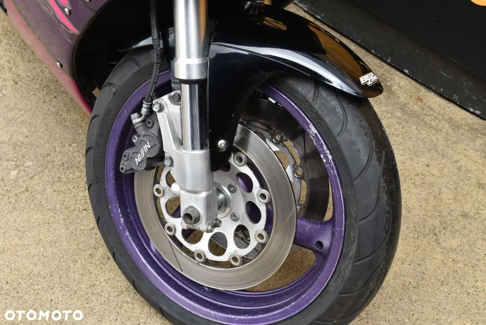 Suzuki GSX-R - 28