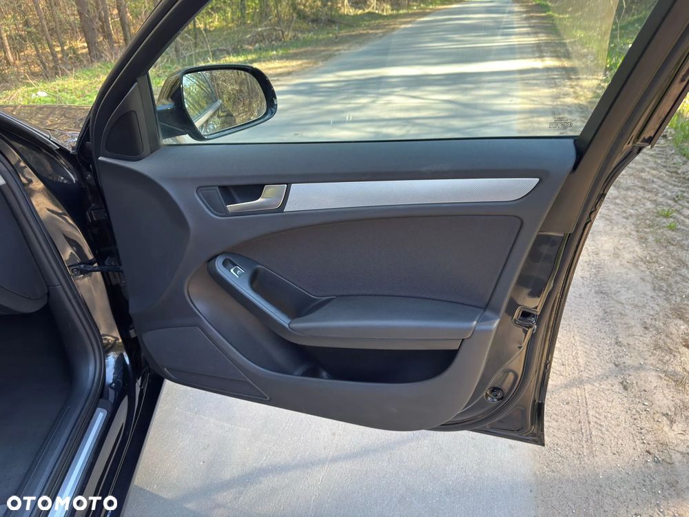 Audi A4 Avant 2.0 TDI DPF Ambiente - 34