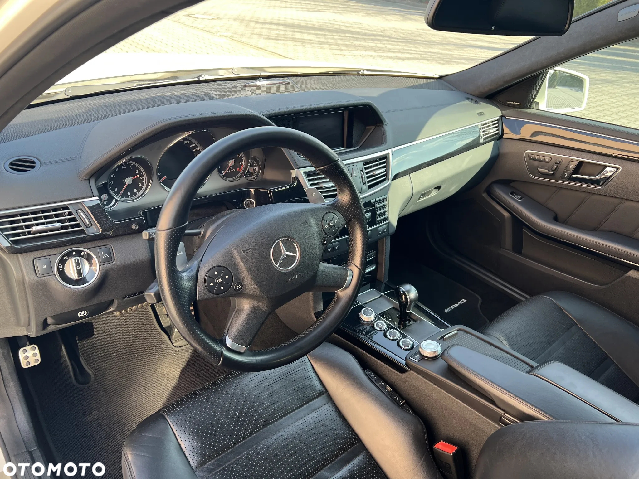 Mercedes-Benz Klasa E 63 AMG AMG Speedshift 7G-MCT - 15