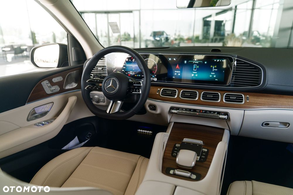 Mercedes-Benz GLS - 18