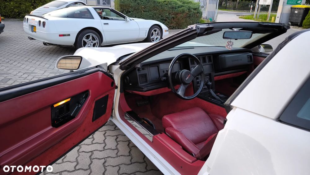 Chevrolet Corvette - 20