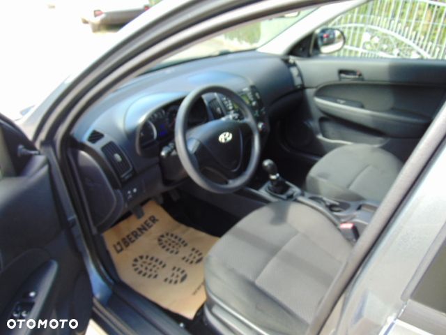 Hyundai i30 1.6 CRDi Blue Classic - 9