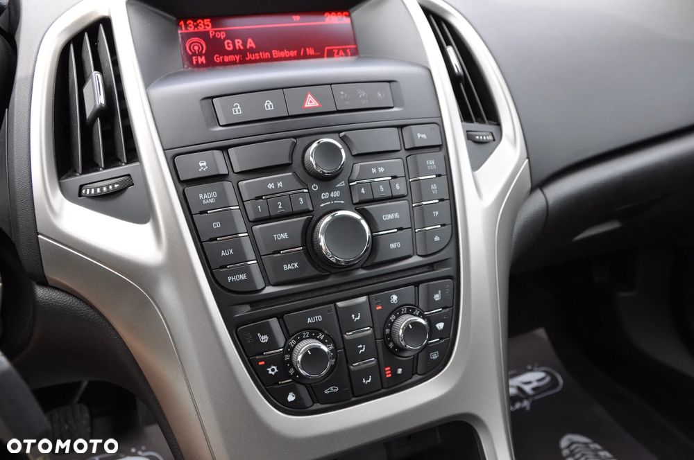 Opel Astra 1.4 Turbo 150 Jahre - 17