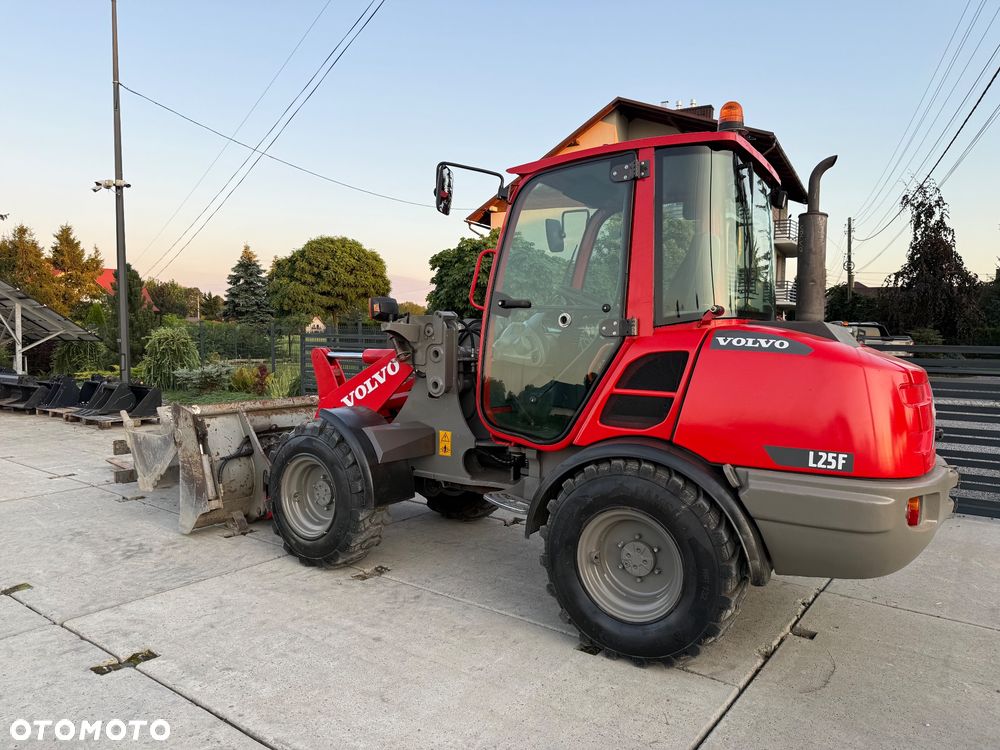 Volvo L25F - 3