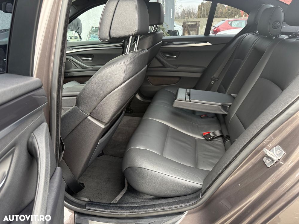 BMW Seria 5 520d Aut. - 11