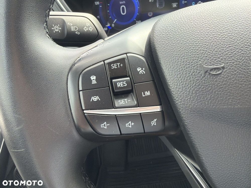 Ford Kuga - 25