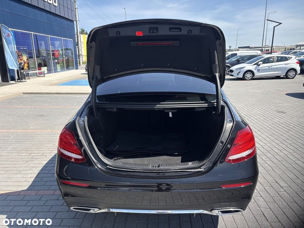 Mercedes-Benz Klasa E 220 d 4-Matic - 37