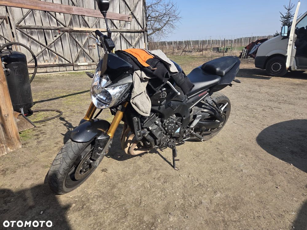 Yamaha FZ8 - 6