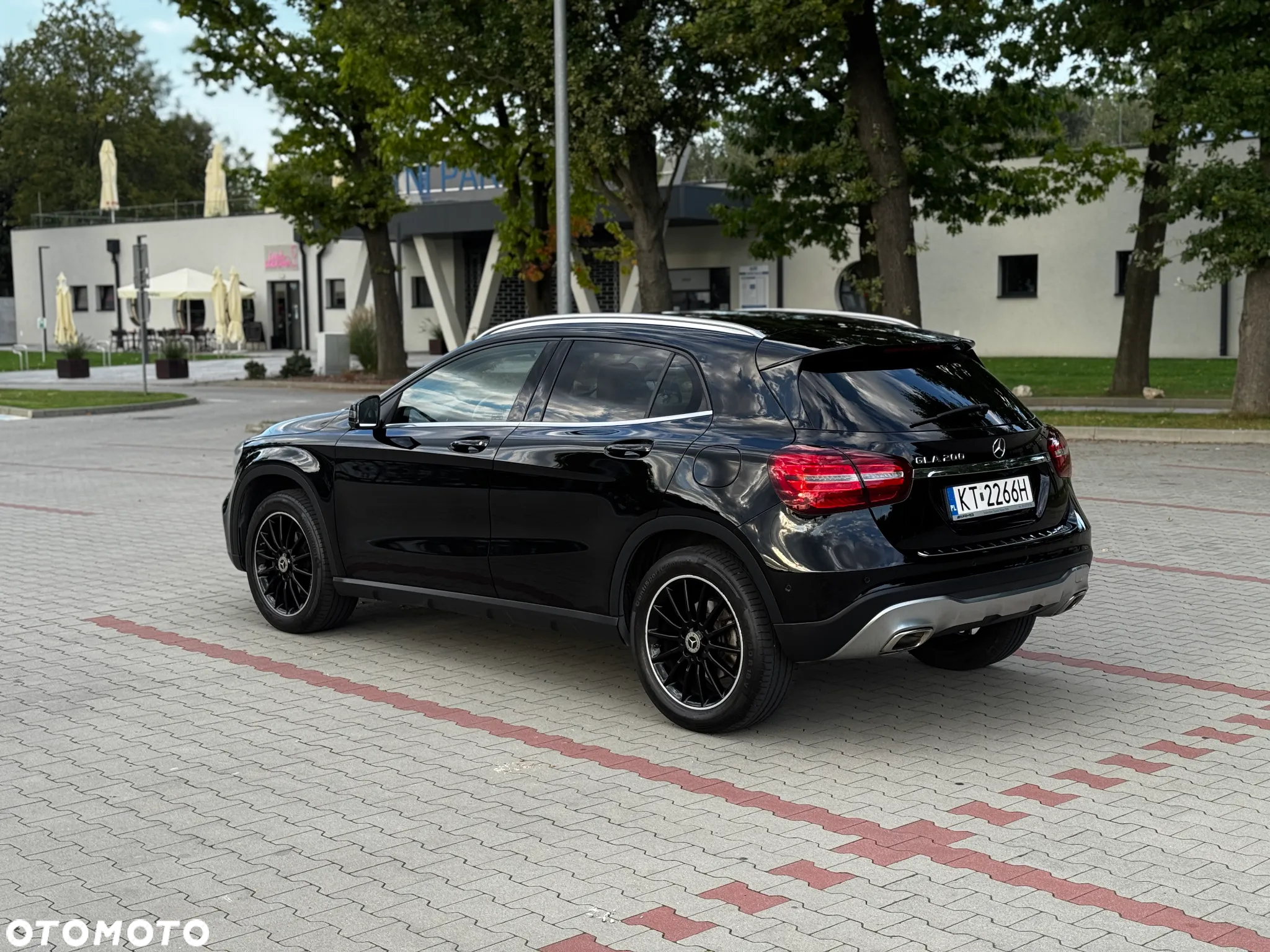 Mercedes-Benz GLA 200 7G-DCT - 7