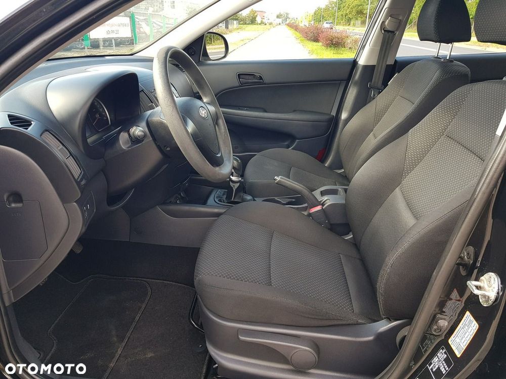 Hyundai i30 1.4 FIFA WM Edition - 9