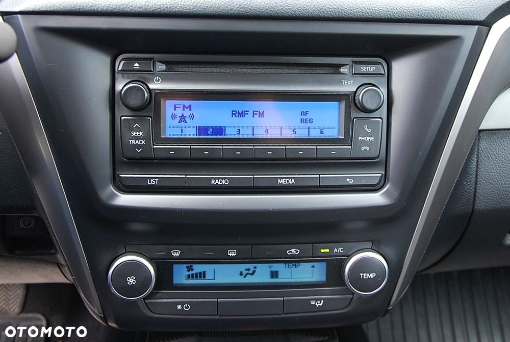 Toyota Avensis 1.8 Active - 32