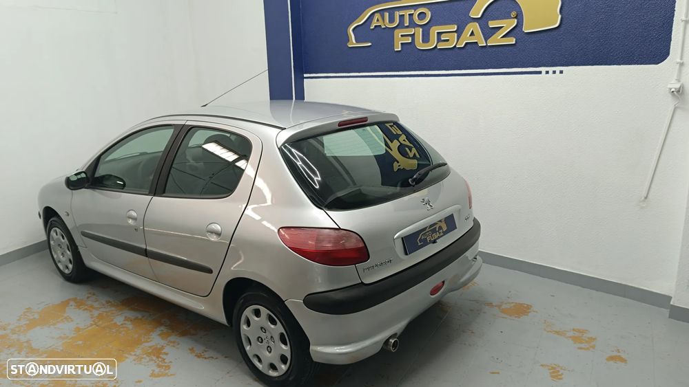 Peugeot 206 1.1 Color Line - 3