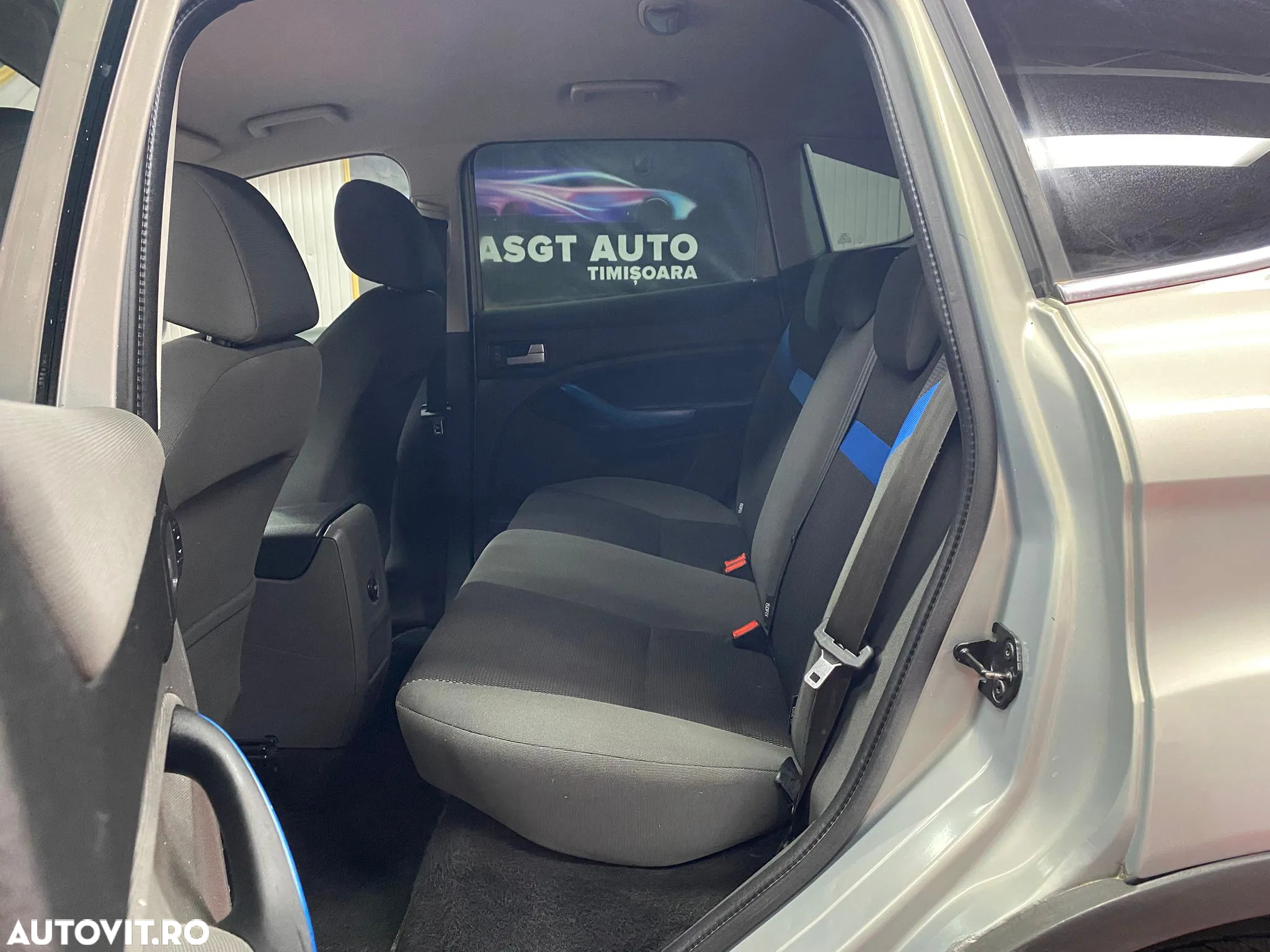 Ford Kuga - 14