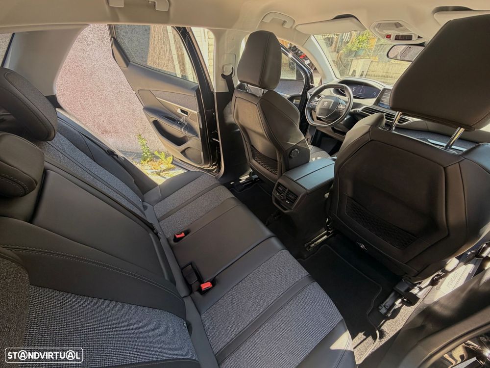 Peugeot 3008 1.2 PureTech Allure EAT6 - 26