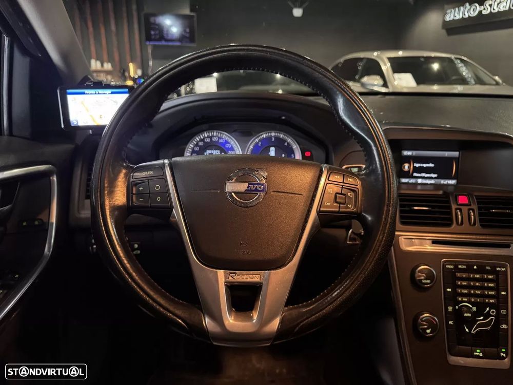 Volvo XC 60 2.0 D4 R-Design Start/Stop - 18