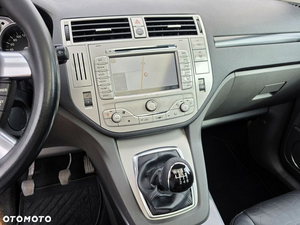 Ford Kuga 2.0 TDCi 4x4 Titanium - 39