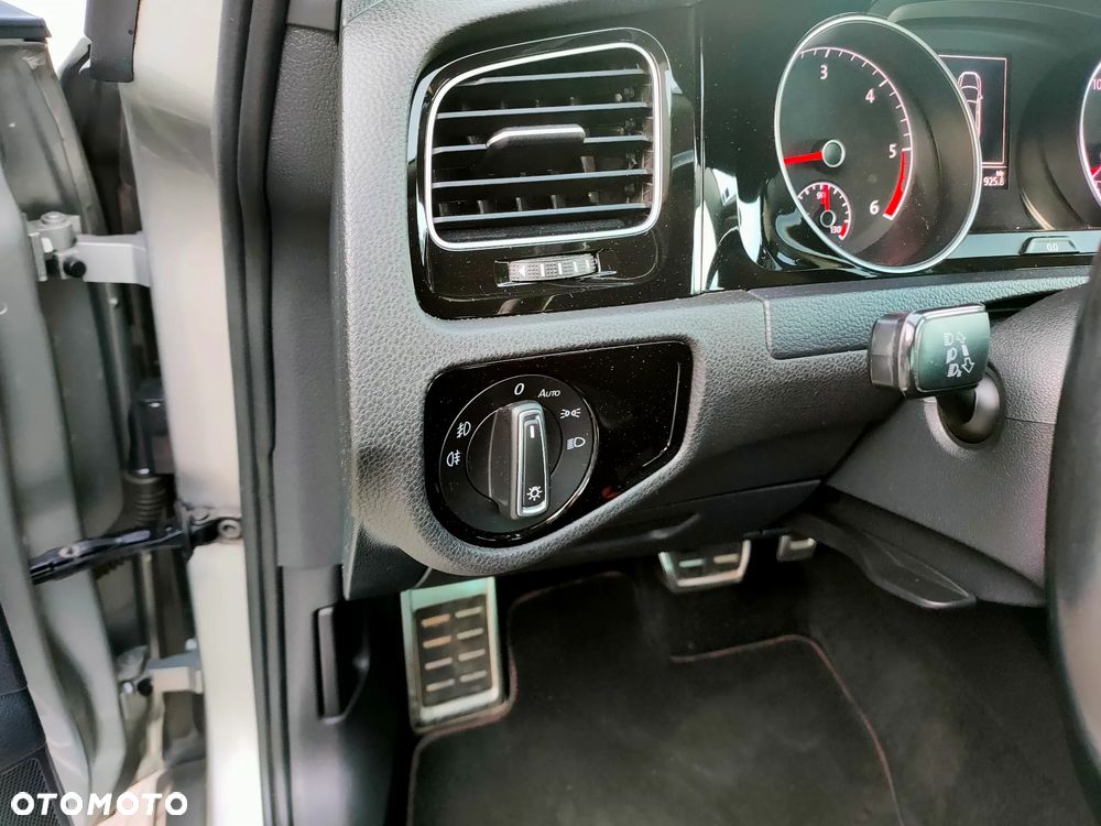 Volkswagen Golf - 4