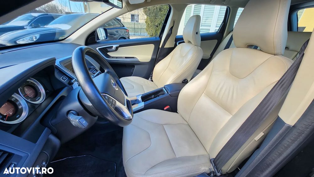 Volvo XC 60 D4 Geartronic Momentum - 17