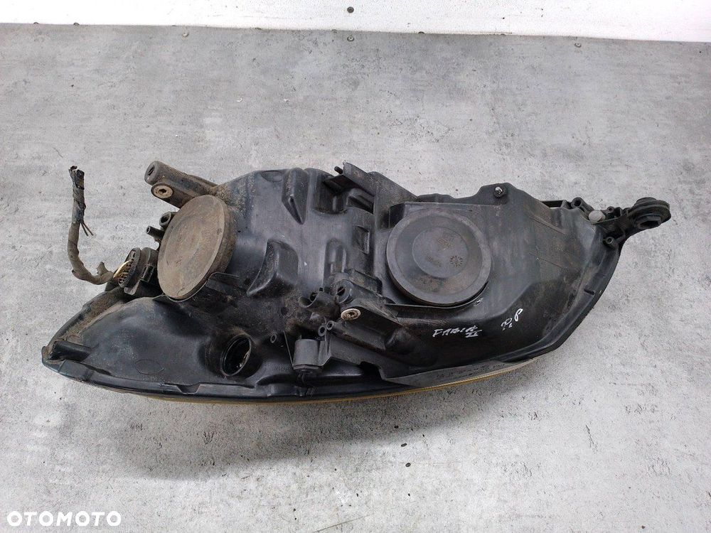 LAMPA PRZÓD PRAWA SKODA FABIA II FL - 8