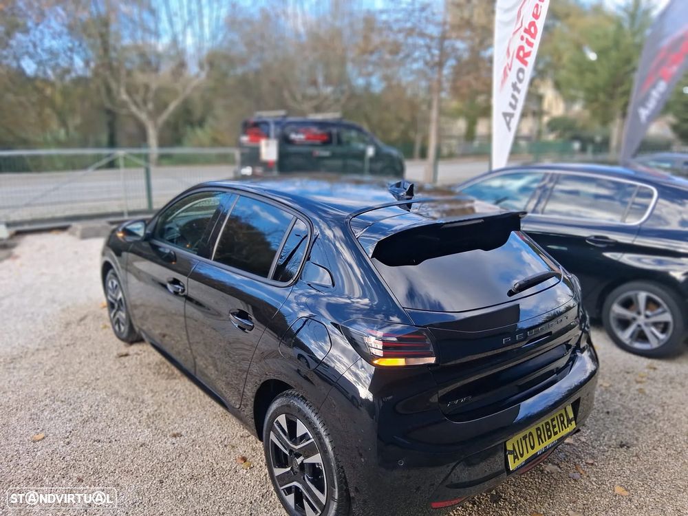 Peugeot 208 1.2 Hybrid Allure e-DCS6 - 8