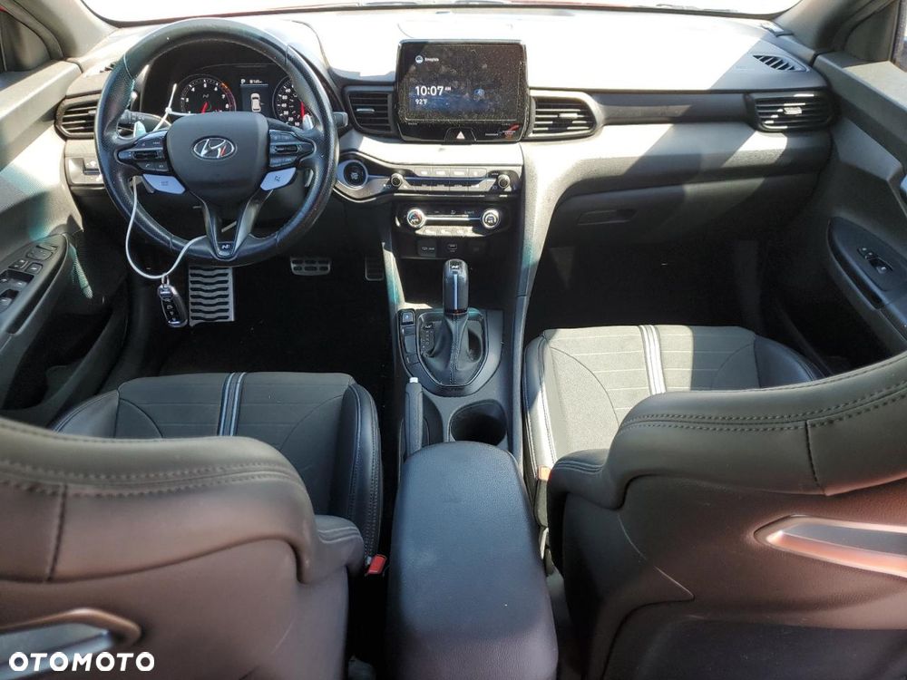 Hyundai Veloster - 7