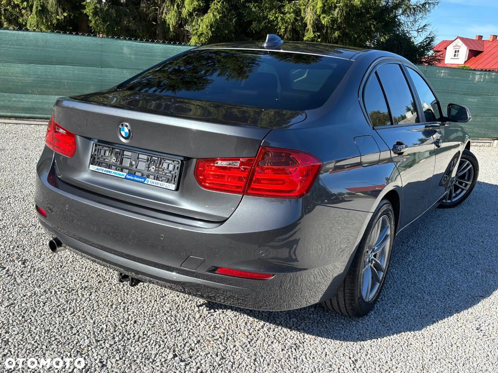 BMW Seria 3 320d Sport Line - 11