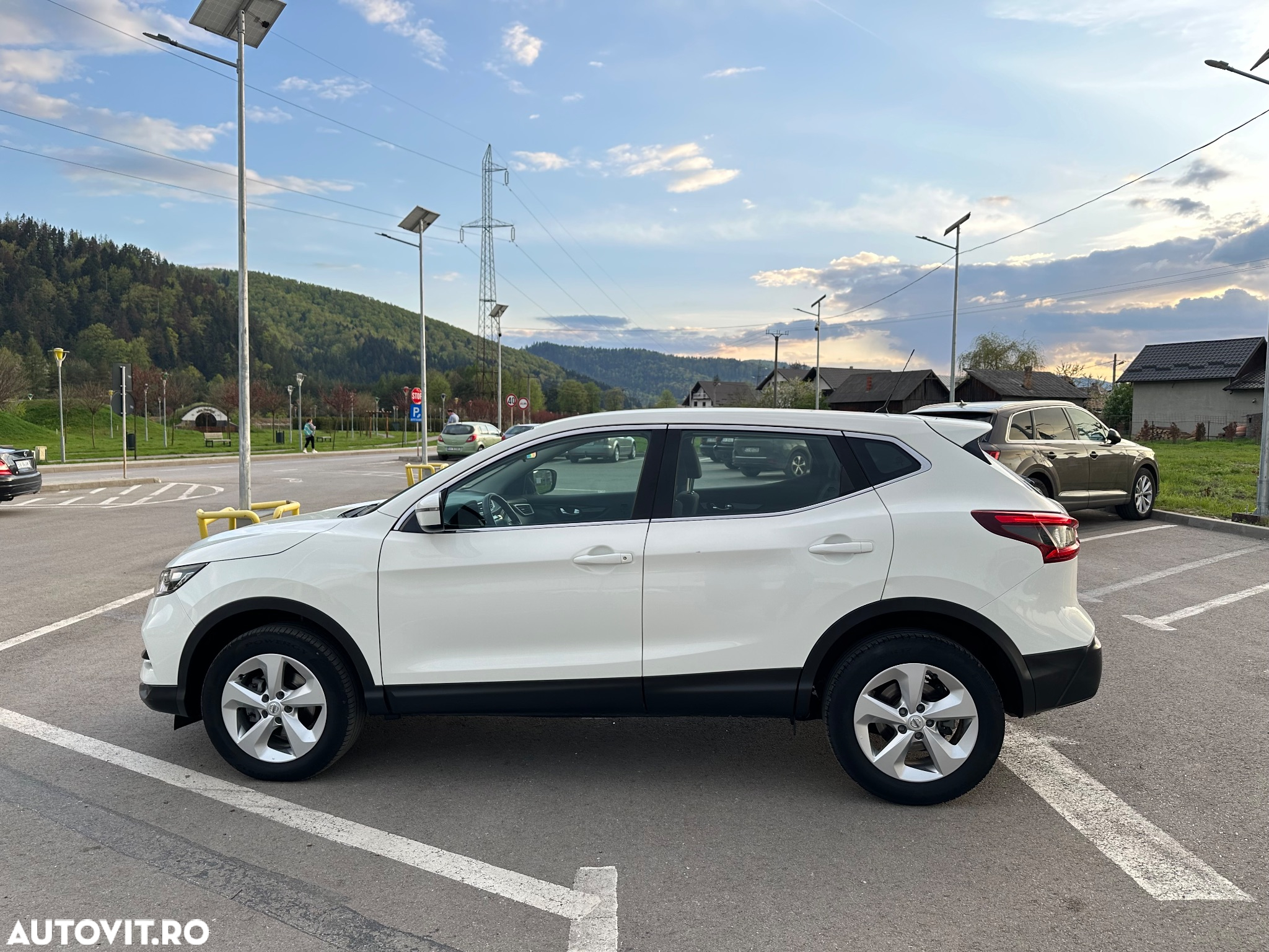 Nissan Qashqai 1.5 DCI N-CONNECTA - 8