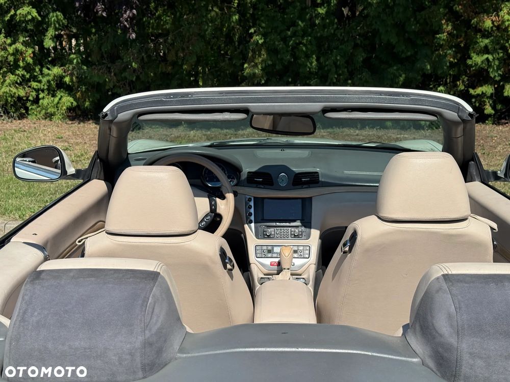 Maserati GranCabrio - 13