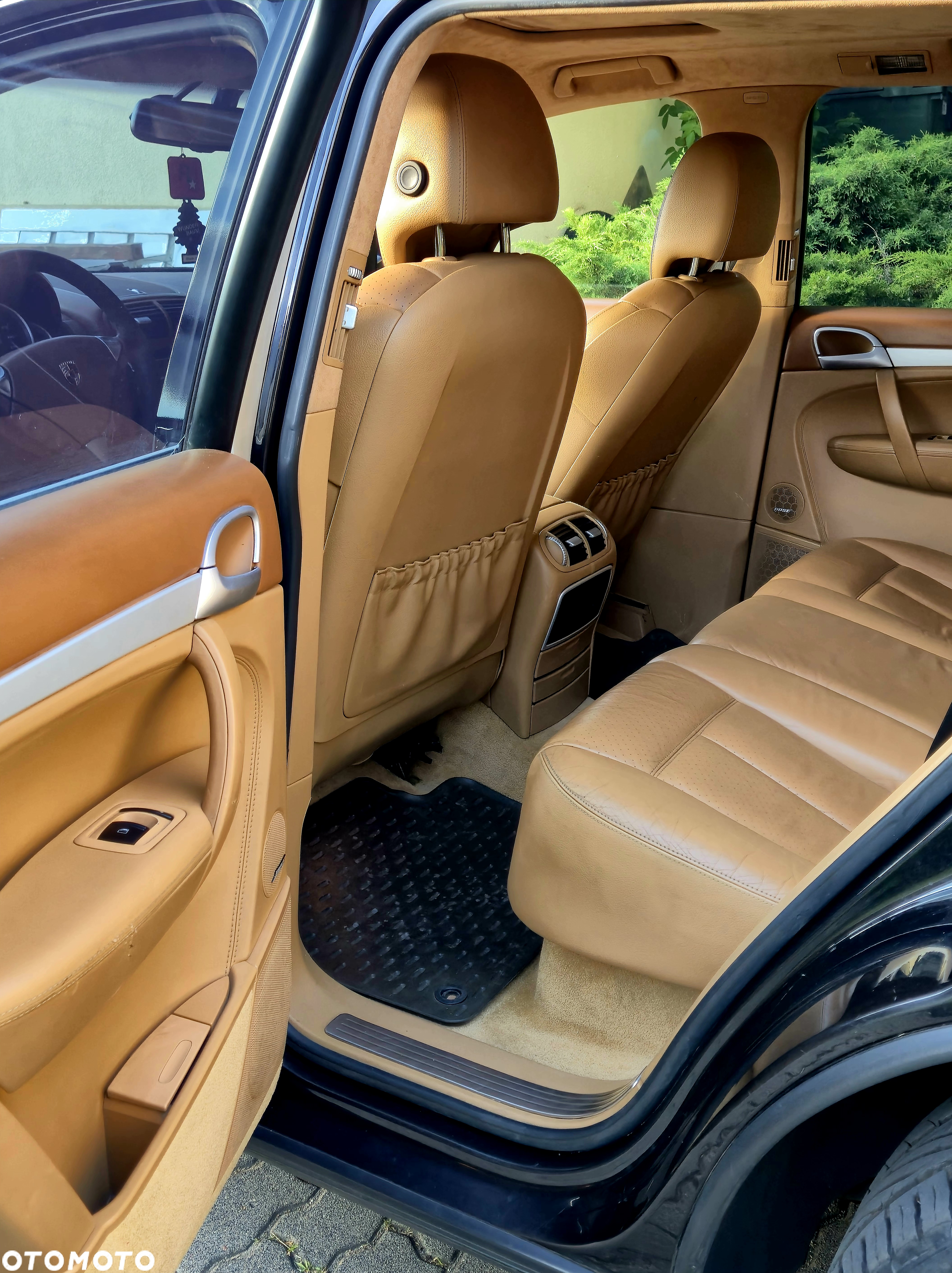 Porsche Cayenne Turbo - 16