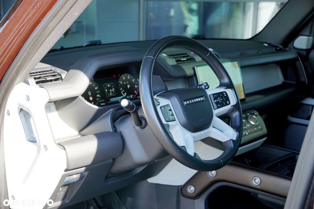 Land Rover Defender 3.0 P400 mHEV First Edition - 18
