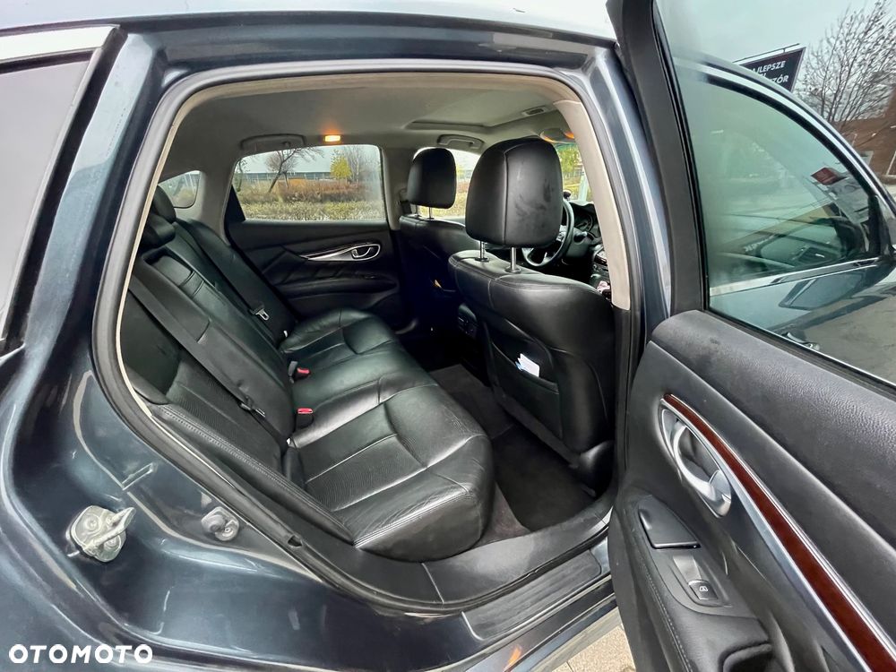 Infiniti M M37 - 9