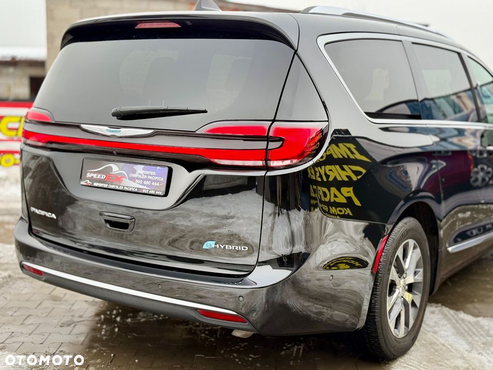 Chrysler Pacifica - 10