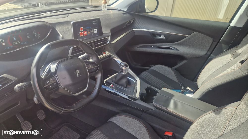 Peugeot 3008 PureTech 130 Stop & Start GPF Allure - 4