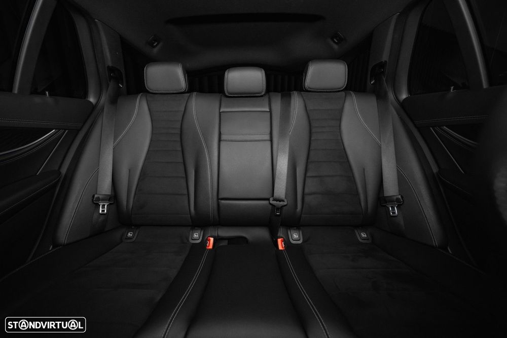 Mercedes-Benz E 300 de AMG Line - 50