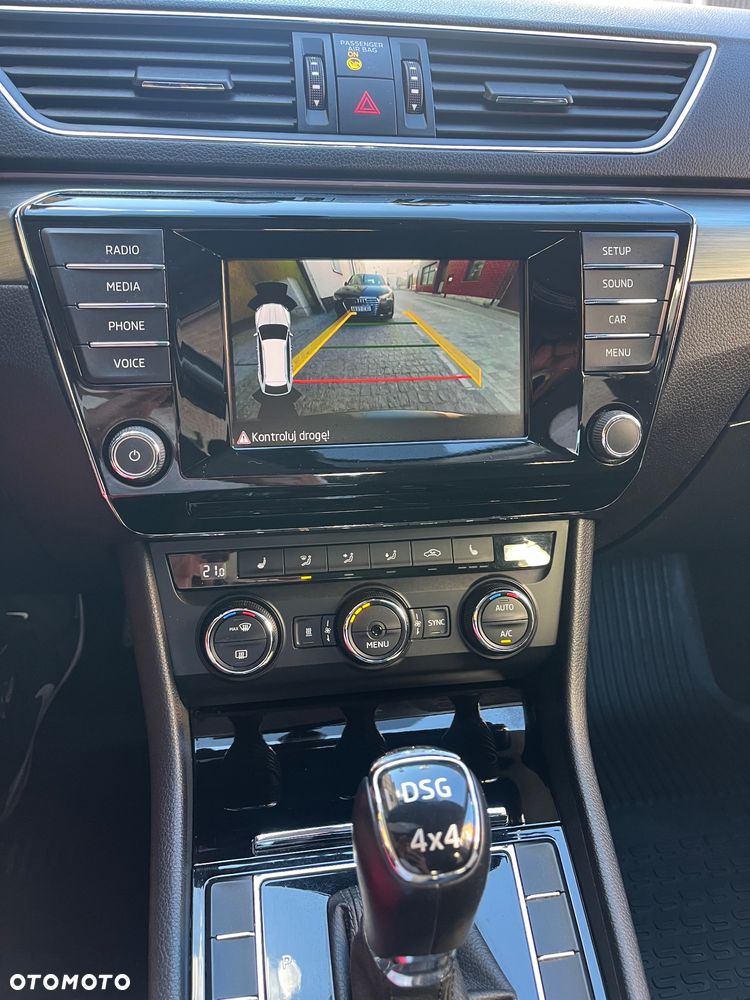 Skoda Superb 2.0 TDI 4x4 Style DSG - 18
