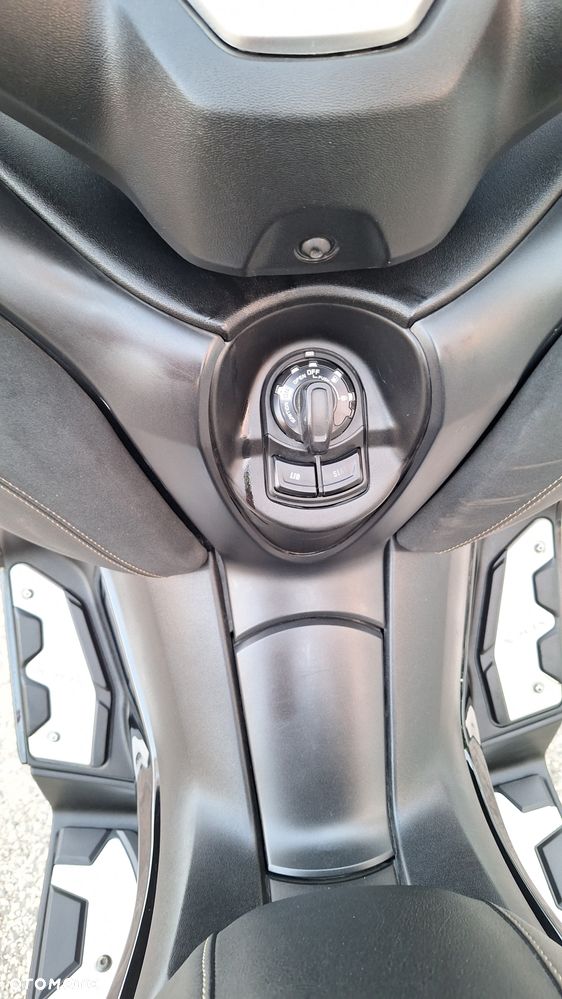 Yamaha X-max - 24