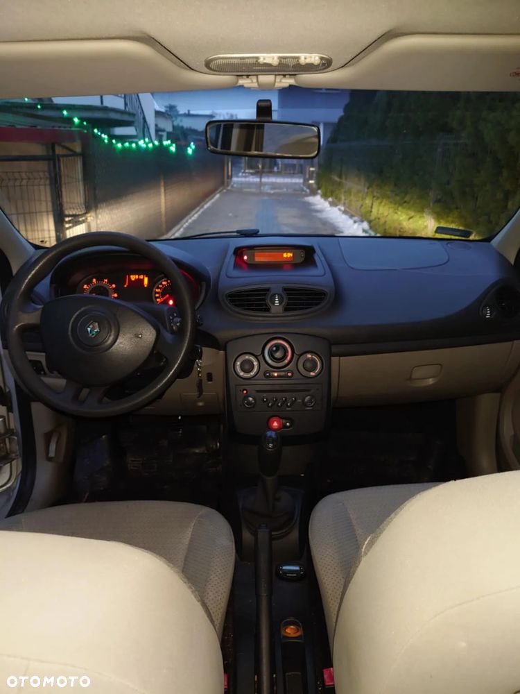 Renault Clio 1.2 16V 75 Collection - 7