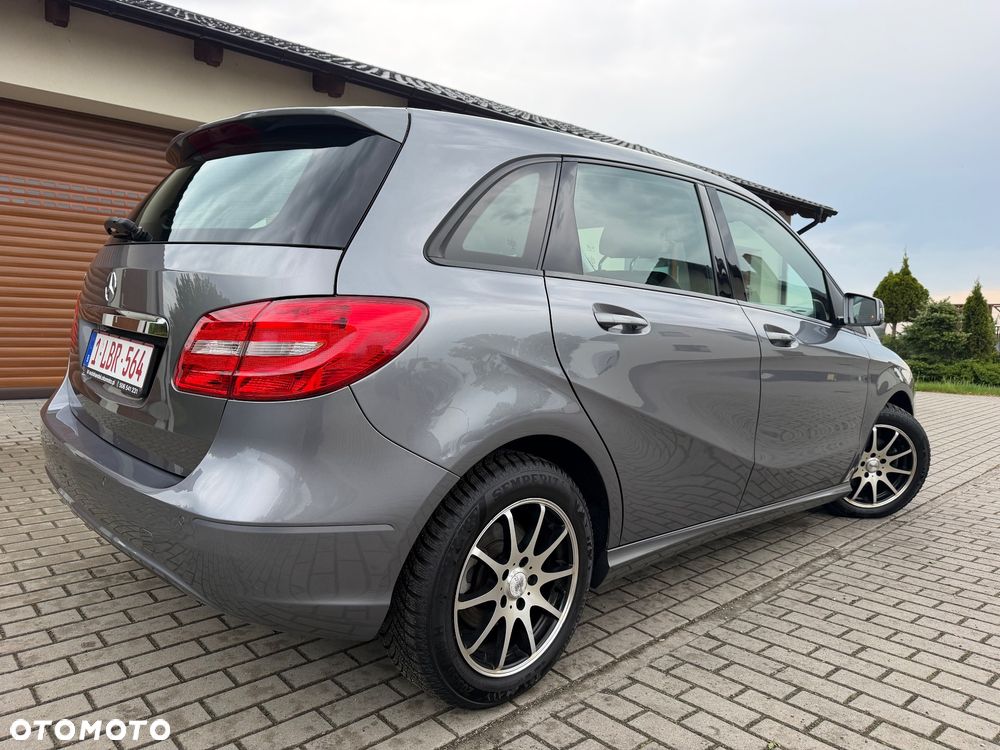 Mercedes-Benz Klasa B 180 7G-DCT Edition - 28