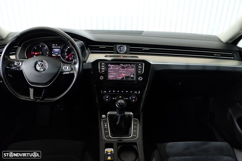 VW Passat 2.0 TDI Confortline - 20