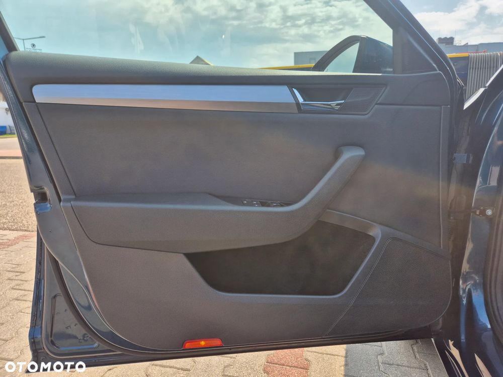 Skoda Superb 2.0 TDI Style DSG - 10