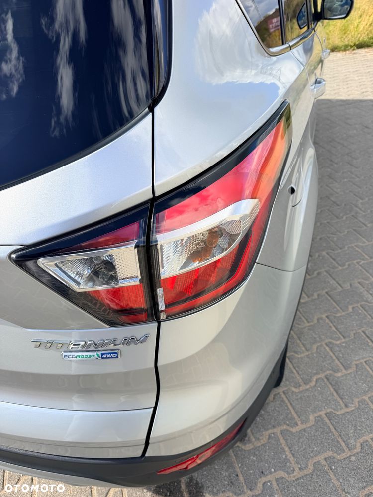 Ford Escape 2.0 EcoBoost AWD Titanium - 29