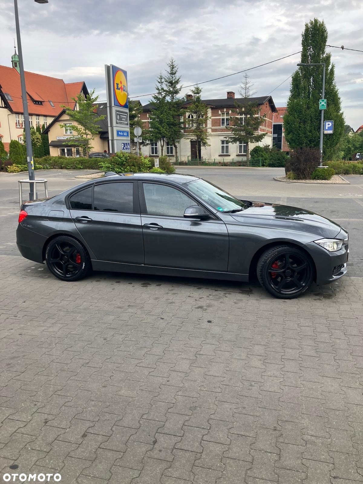 BMW Seria 3 318d - 8